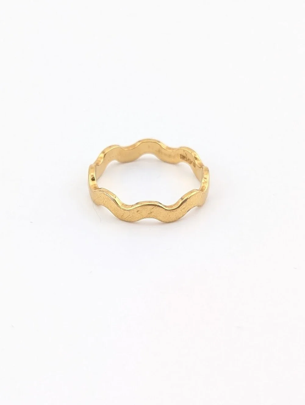 Vintage Avon Gold Wavy Band Ring - Gold Estate Jewelry